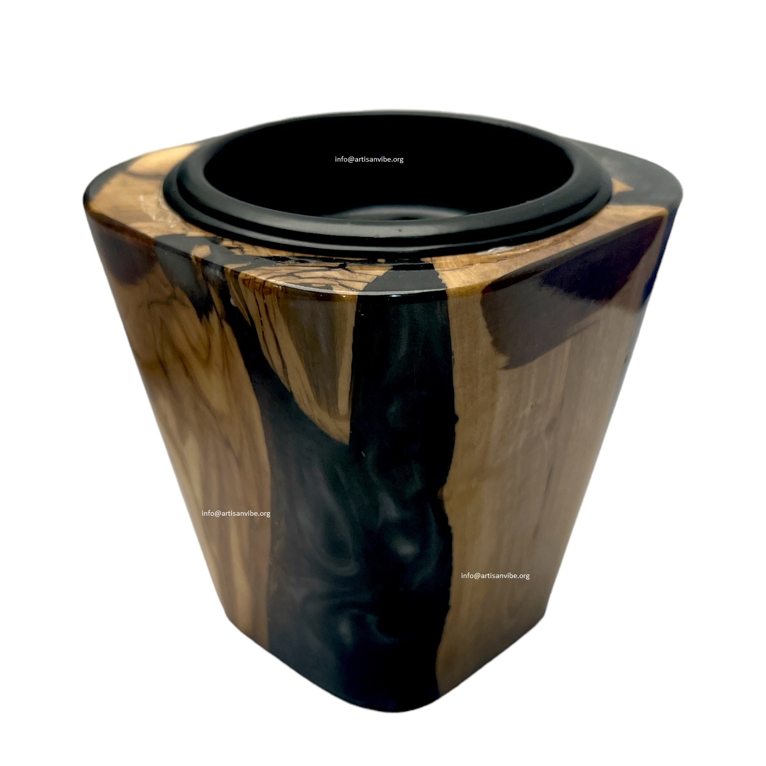 Wood and resin mubkhar